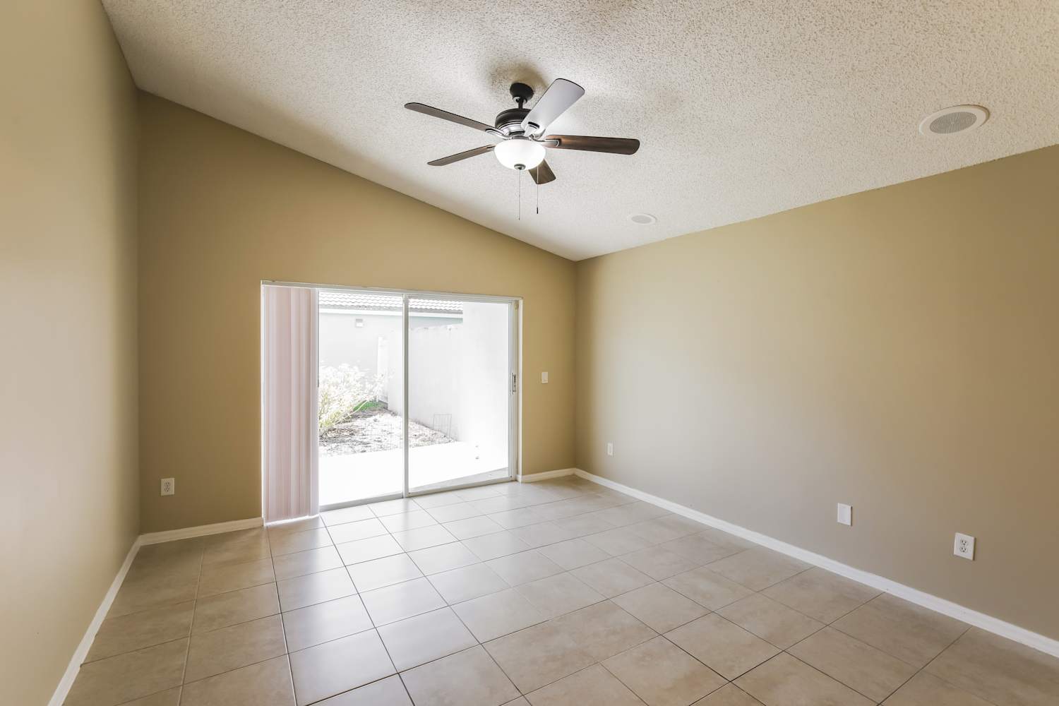 2033 NW 178th Way, Pembroke Pines photo 10