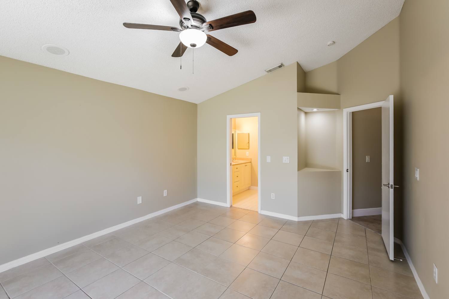 2033 NW 178th Way, Pembroke Pines photo 9