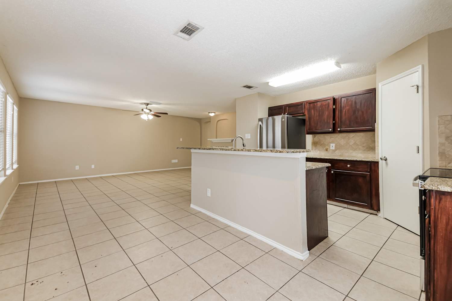 2040 Cardinal Ln, Lewisville photo 8
