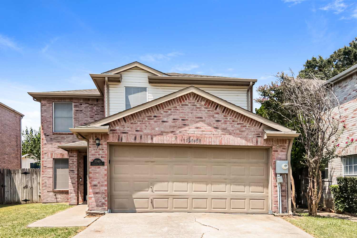 2040 Cardinal Ln, Lewisville photo 1