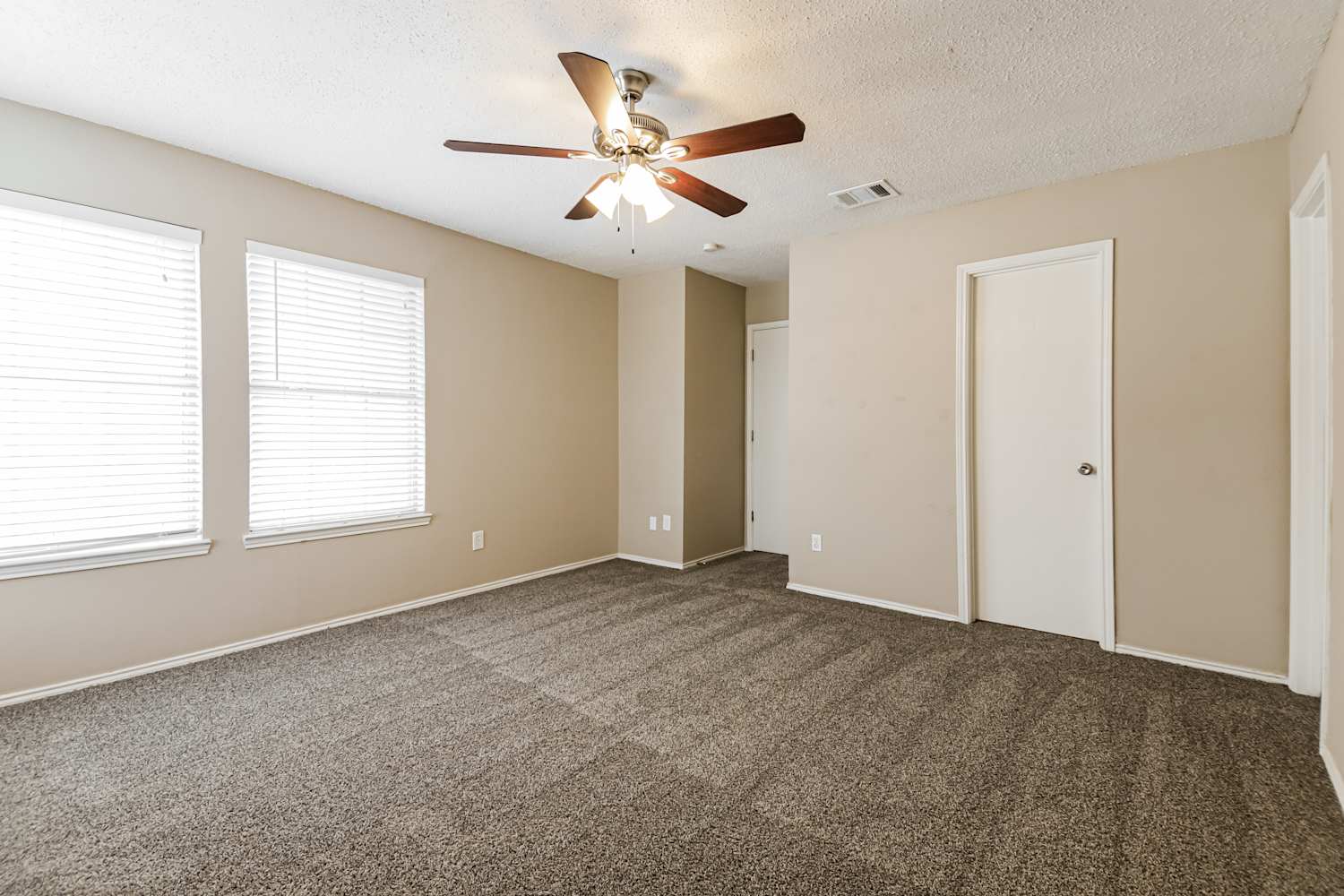 2040 Cardinal Ln, Lewisville photo 10