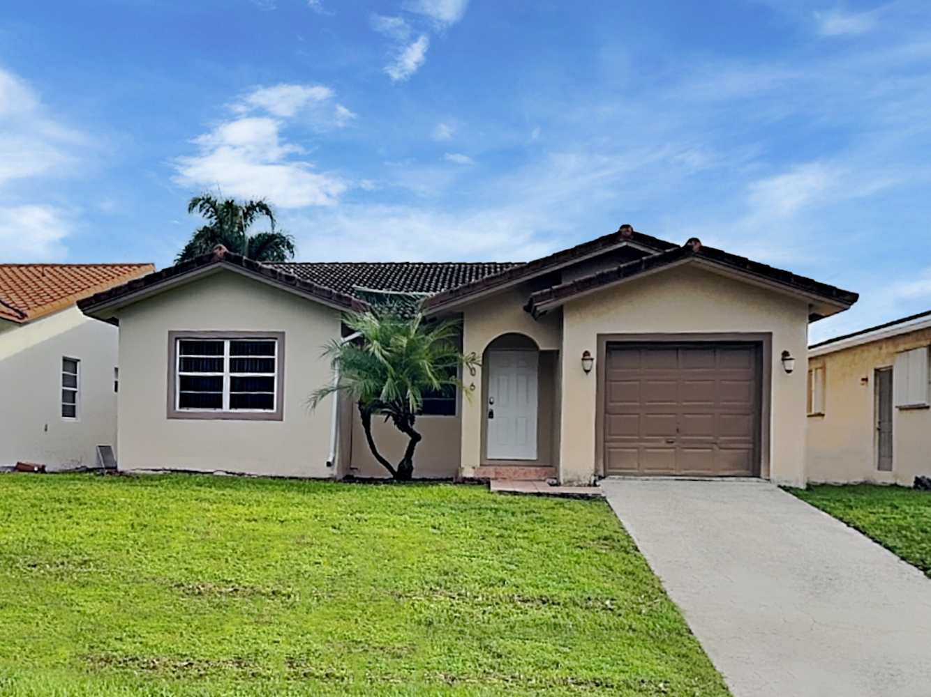 Front of 206 SE Park St, Dania, FL