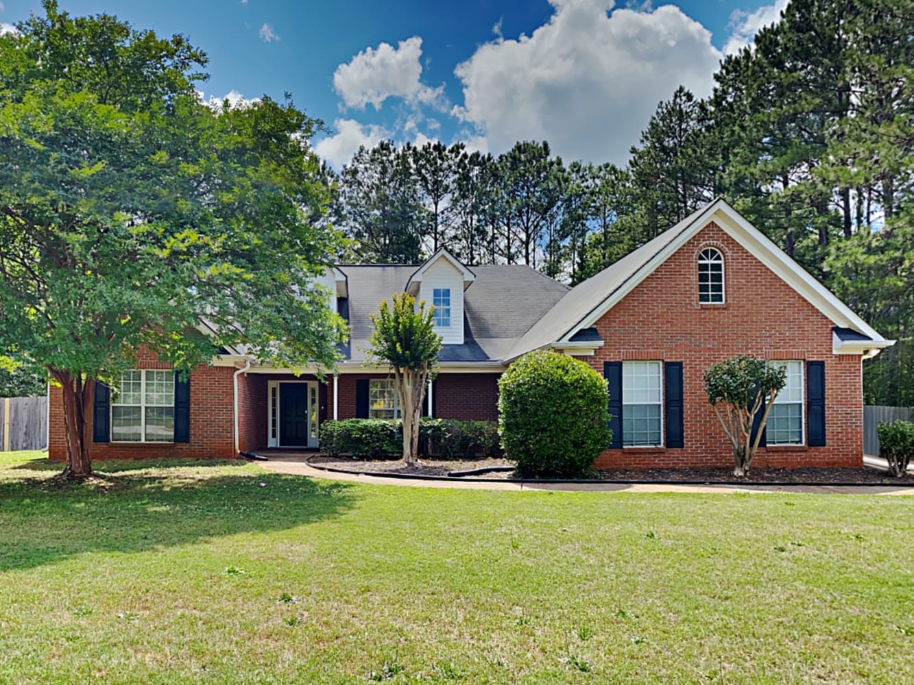 Front of 206 Vernon Walk, McDonough, GA