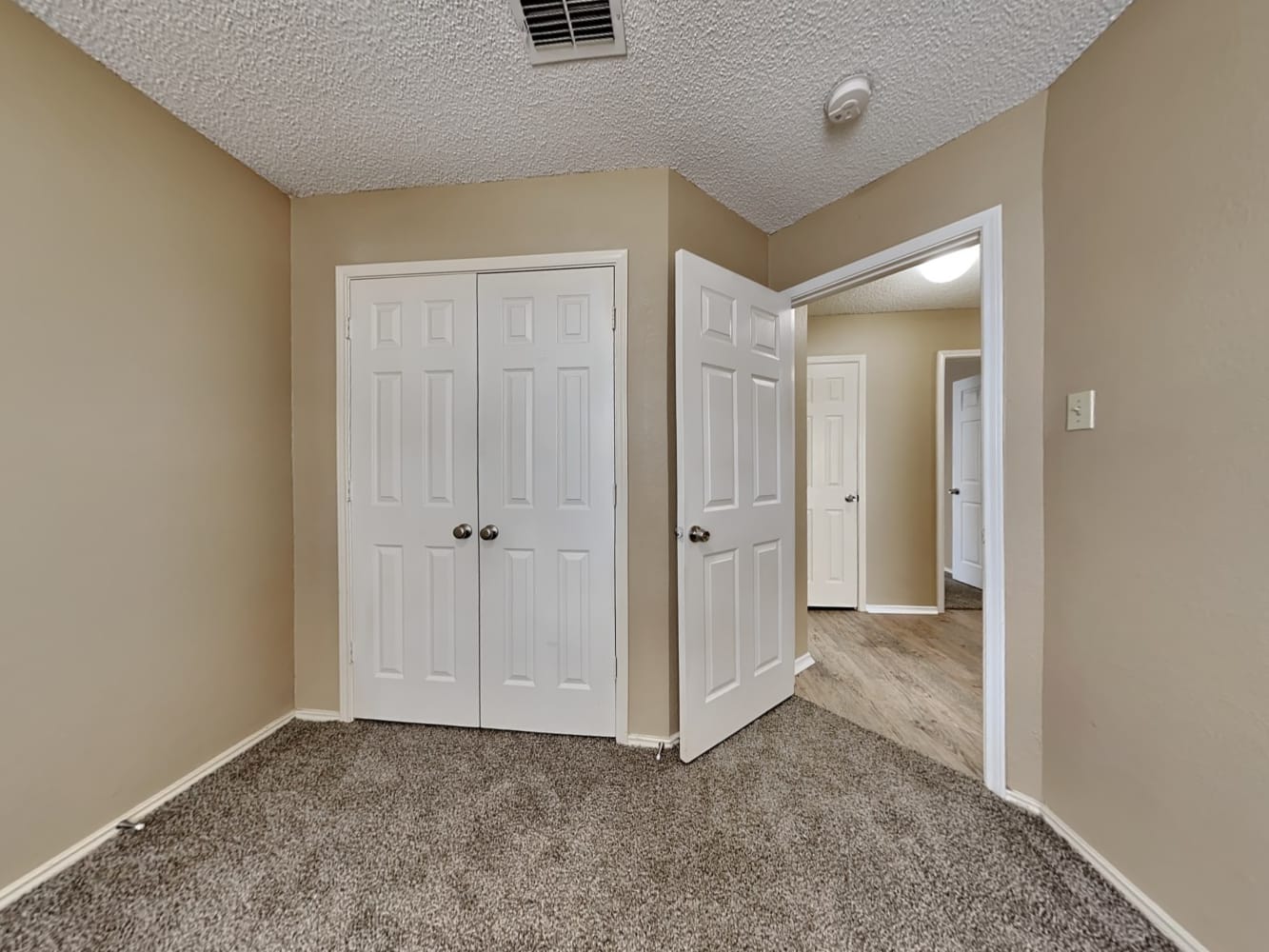 2060 Camelot Dr, Lewisville photo 12