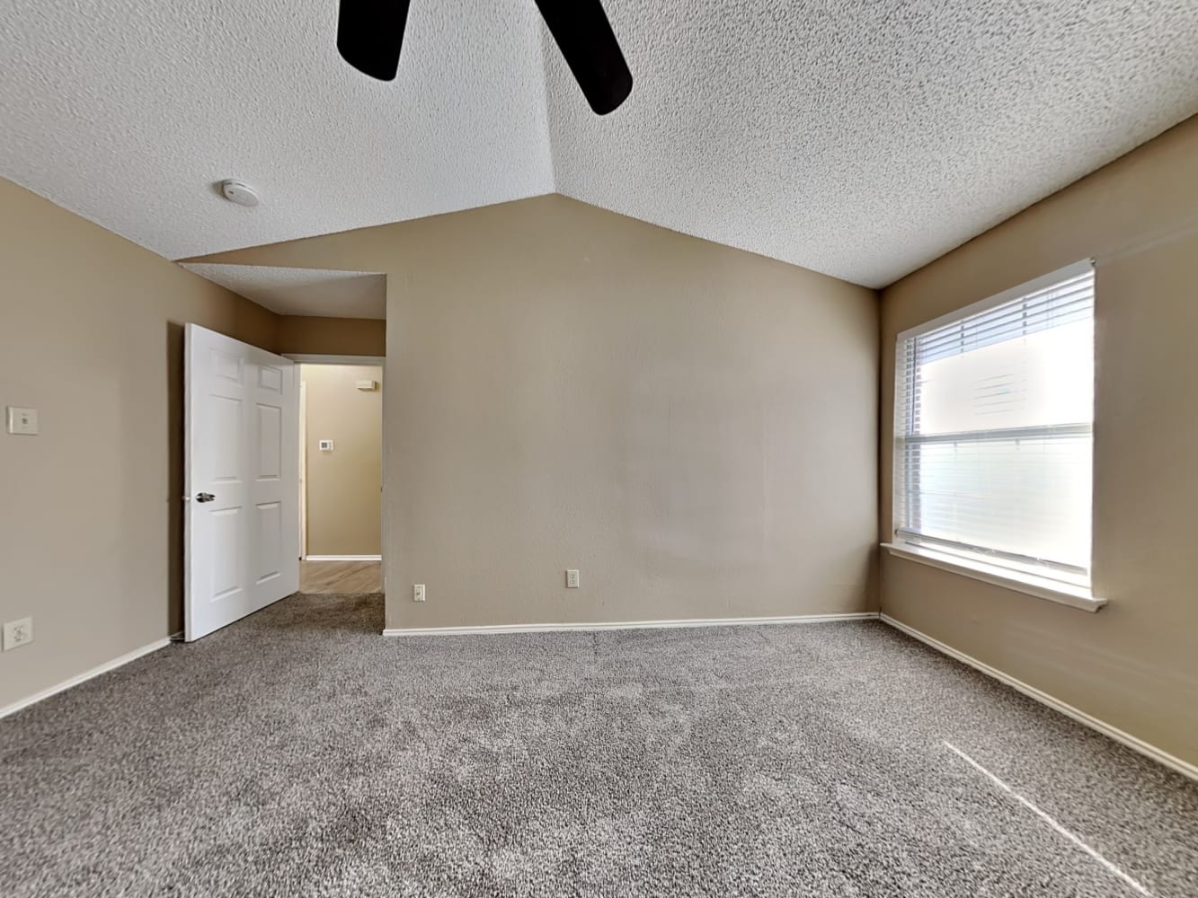 2060 Camelot Dr, Lewisville photo 8