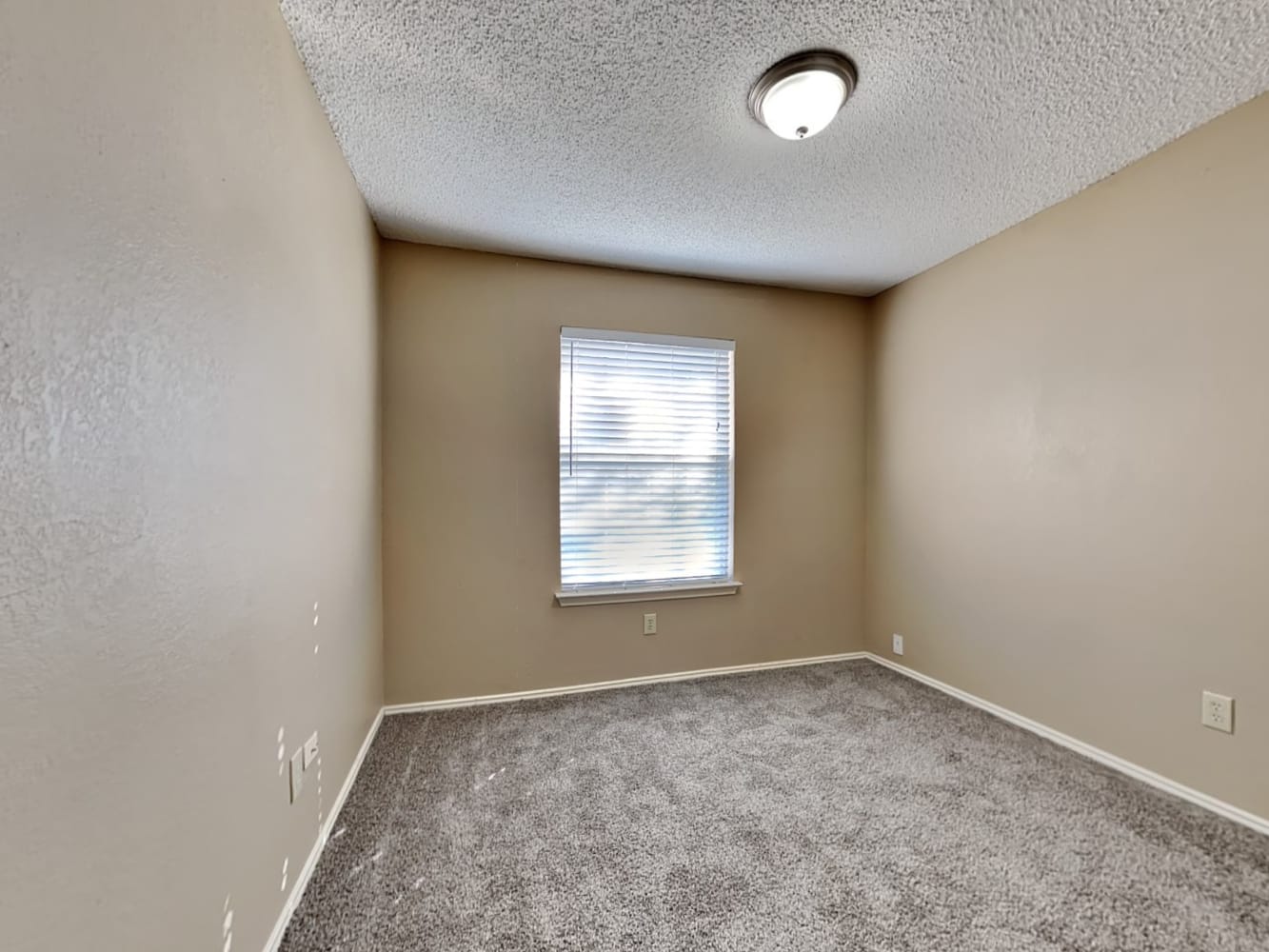 2060 Camelot Dr, Lewisville photo 13