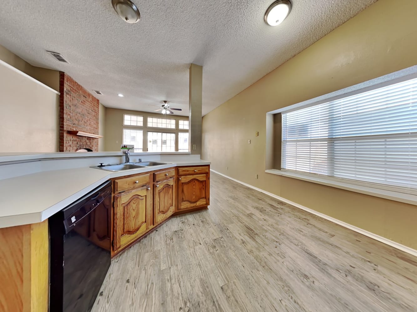 2060 Camelot Dr, Lewisville photo 7