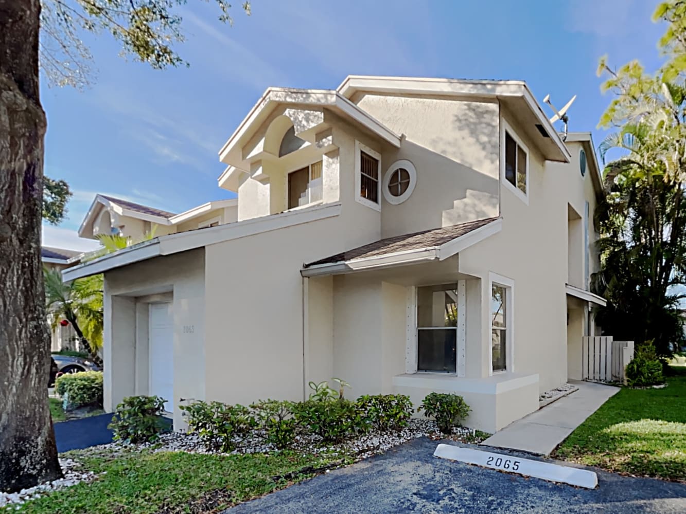 Front of 2065 Discovery Cir E, Deerfield Beach, FL