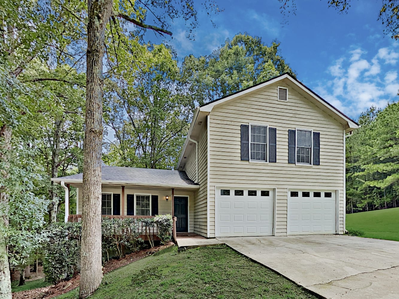 Front of 2065 Uniwattee Trl, Dacula, GA