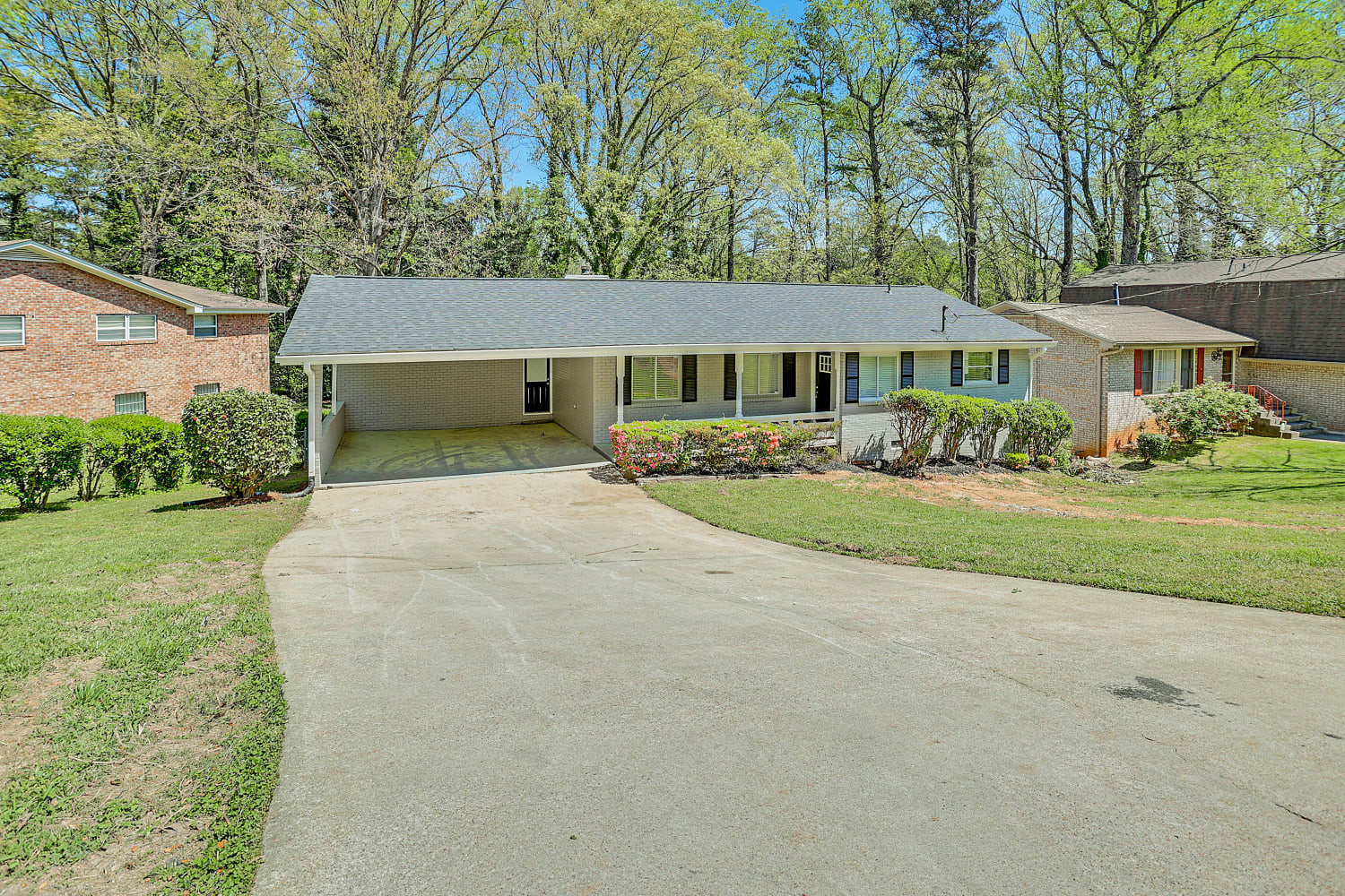Front of 2074 Troutdale Dr, Decatur, GA