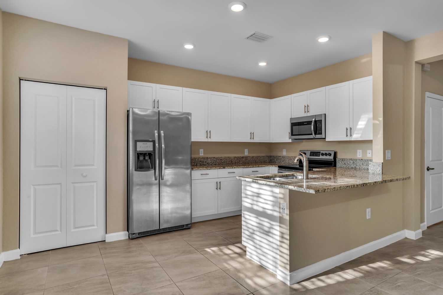 20772 Ne 2 Ct, Miami photo 9