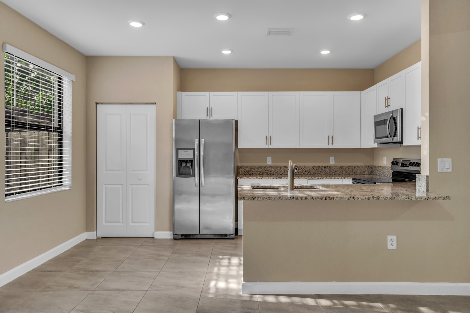 20772 Ne 2 Ct, Miami photo 10
