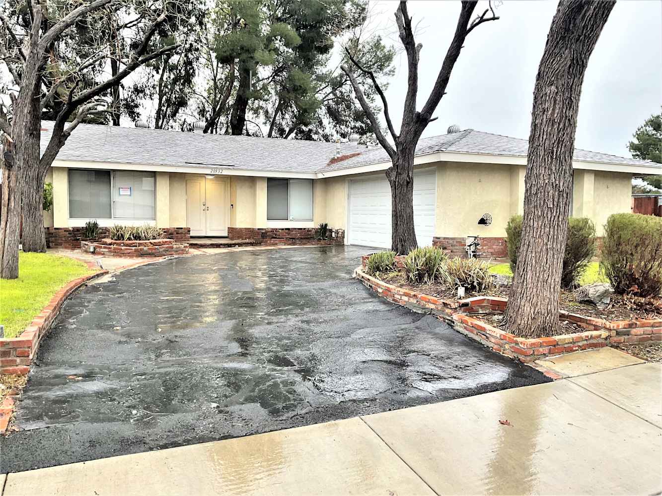 Front of 20932 Shine Dr, Saugus, CA