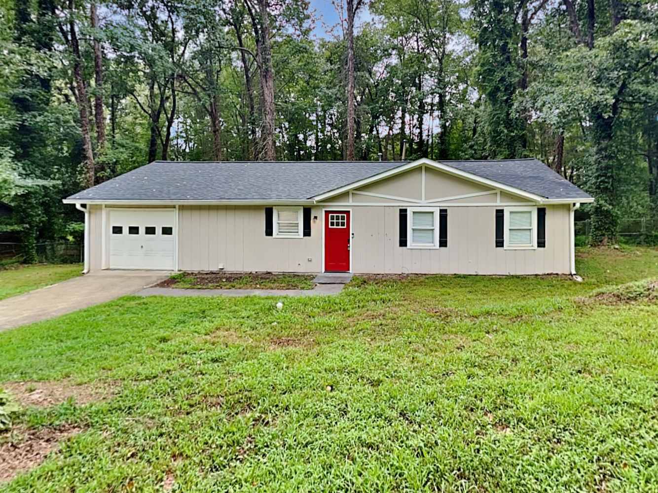 Front of 210 Hunt Ridge Dr, Stockbridge, GA