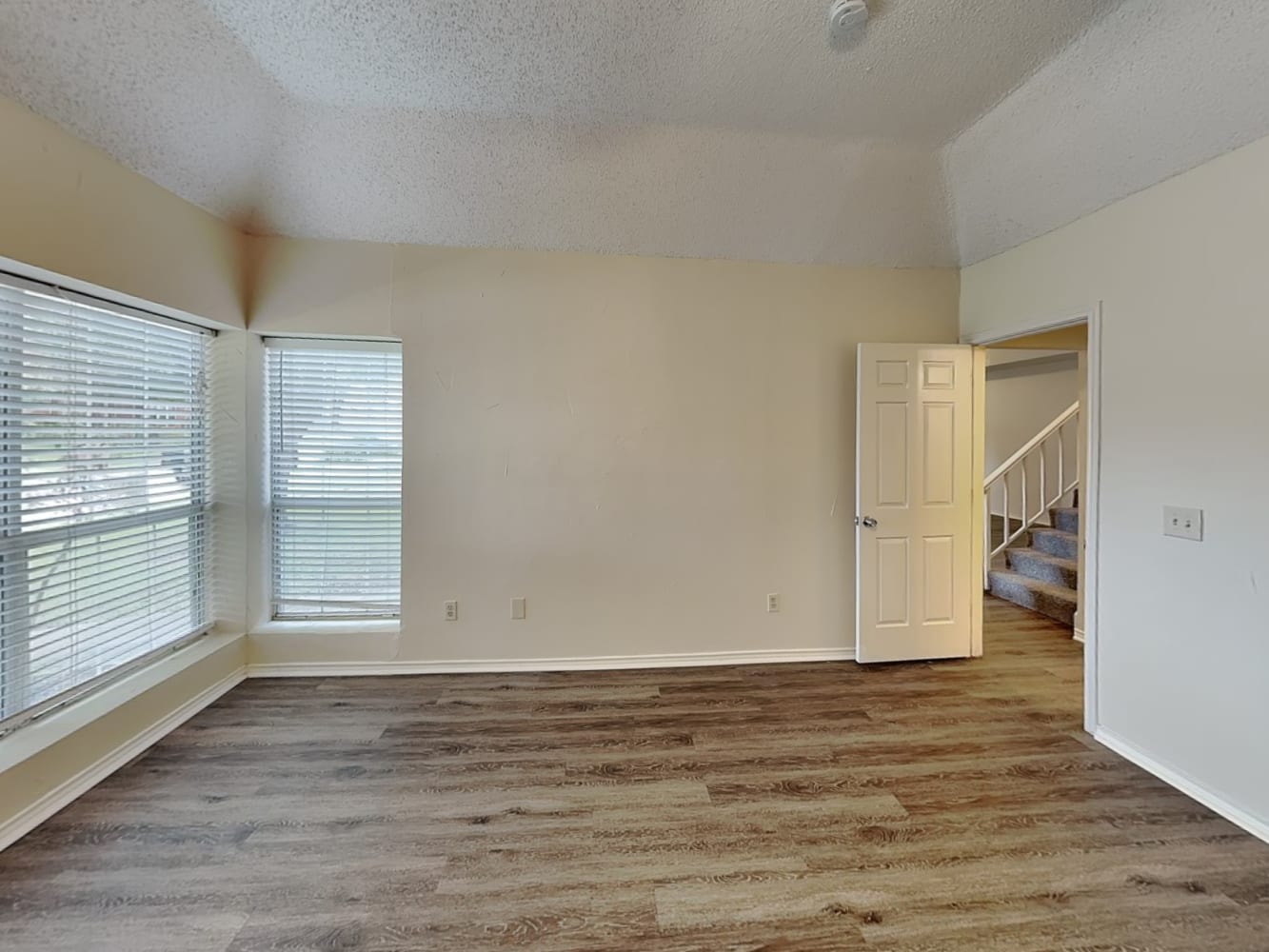 2107 Stonegate Dr, Carrollton photo 9