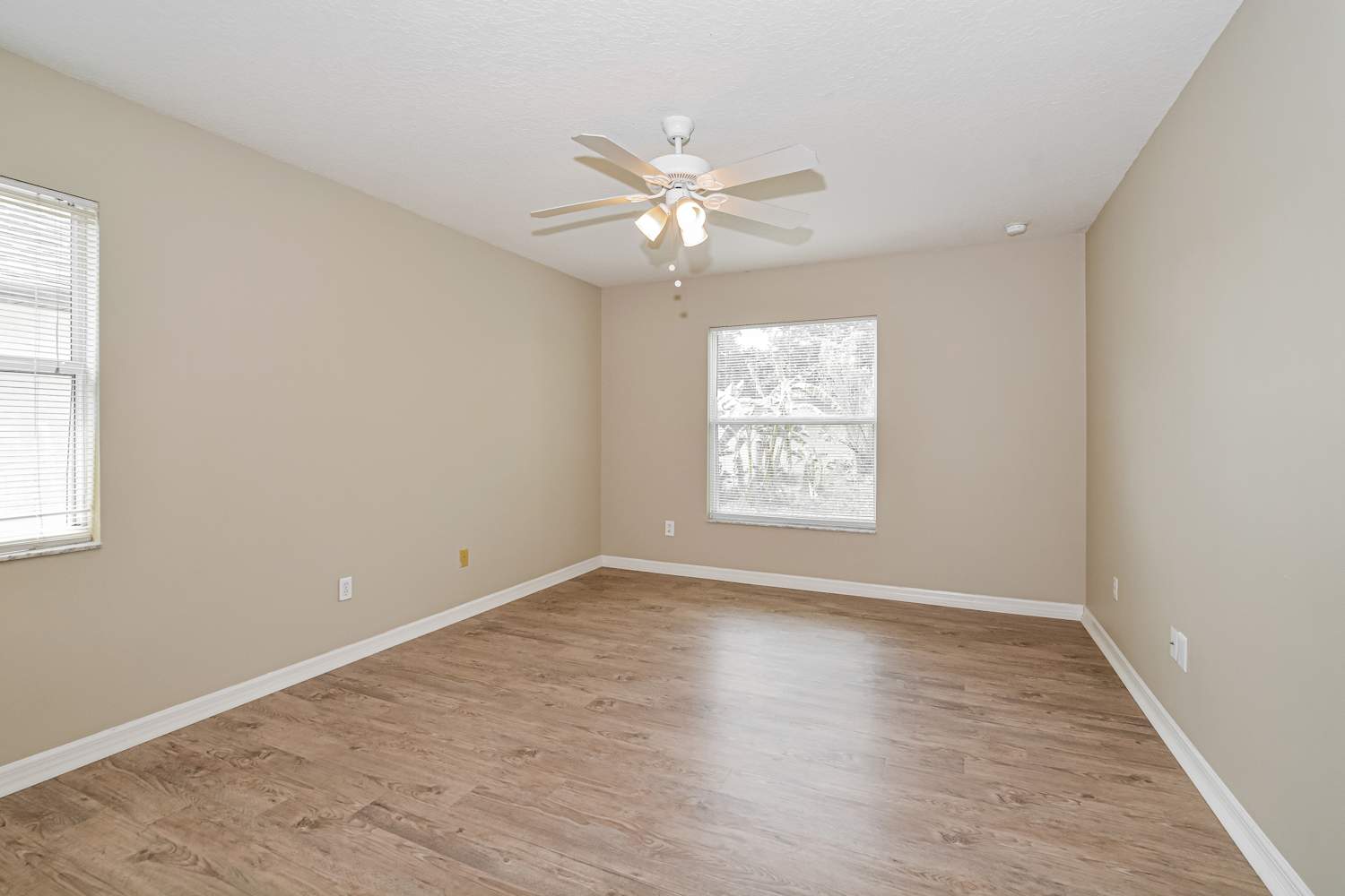 211 Compass Rose Dr, Groveland photo 8