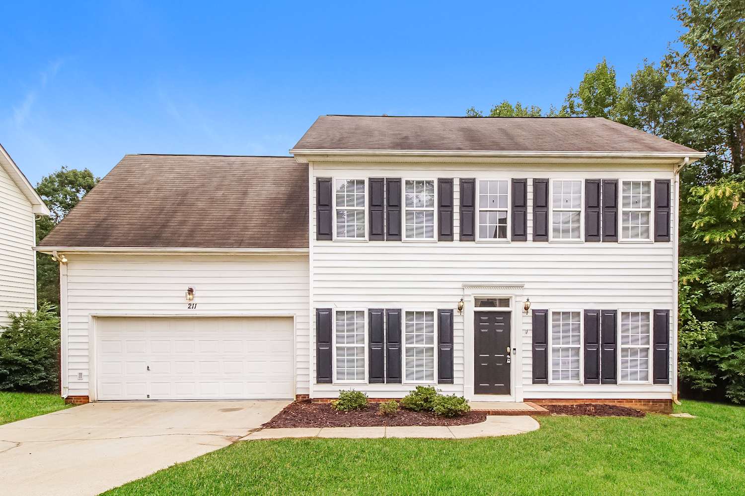 211 Everett Park Dr, Mooresville photo 1