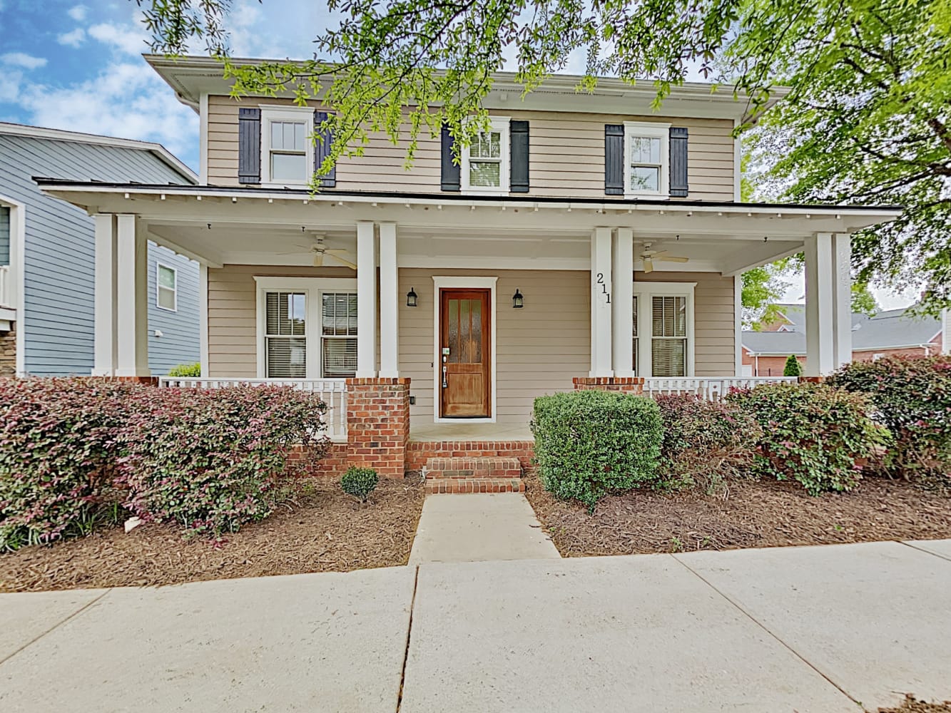 Front of 211 Poplar St, Belmont, NC