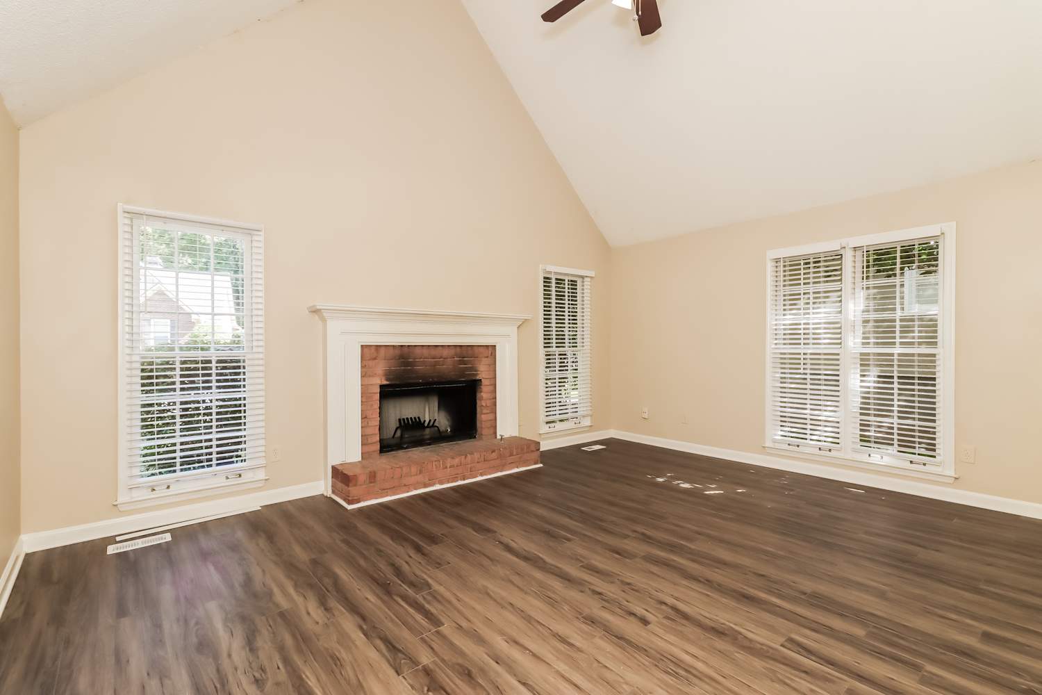 211 Whisperwood Ln NW, Marietta photo 6