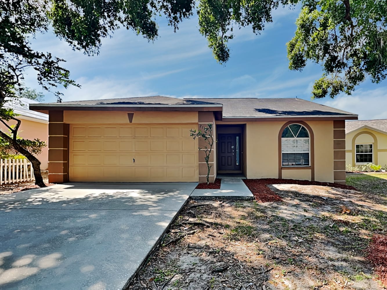 Front of 2115 Ridgemore Dr, Valrico, FL