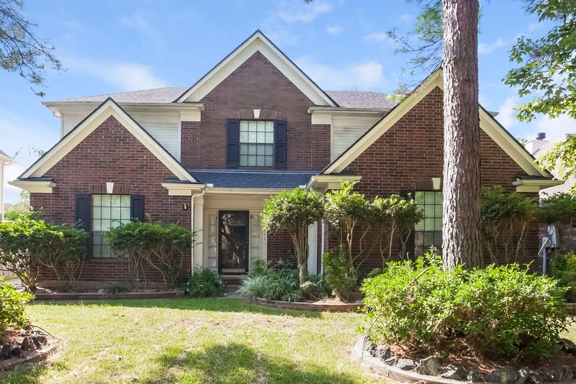 Front of 2117 Shadow Bay Cir, League City, TX