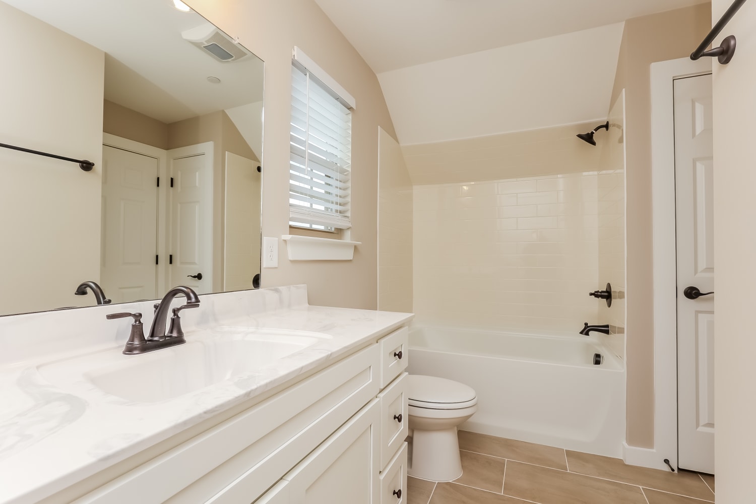 212 Emmett Dr, White House photo 14