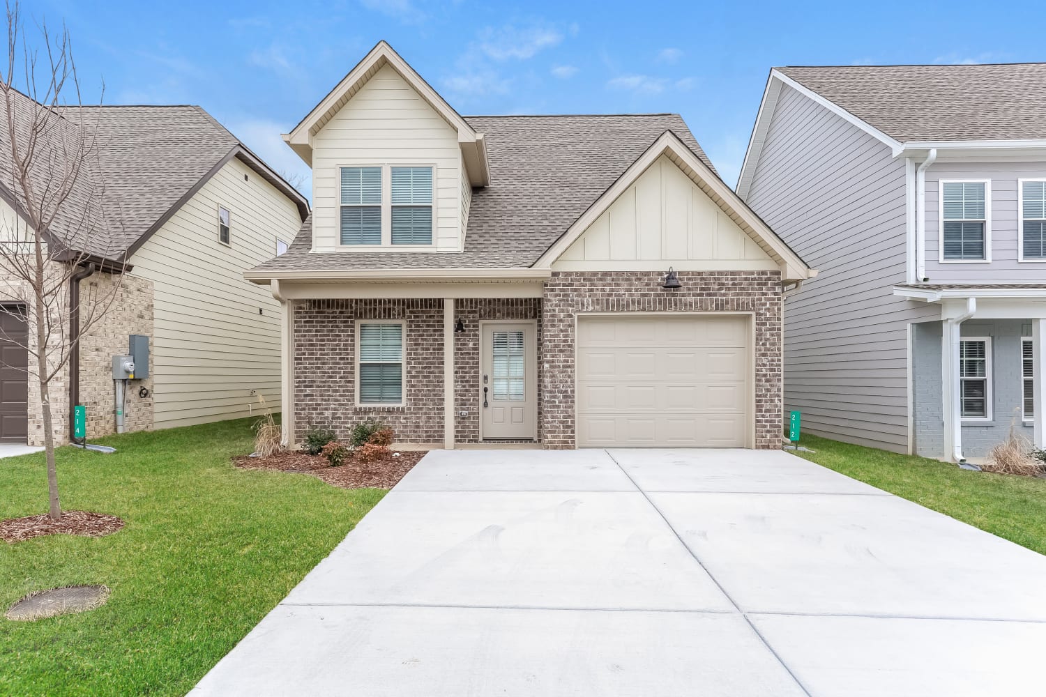 212 Emmett Dr, White House photo 1