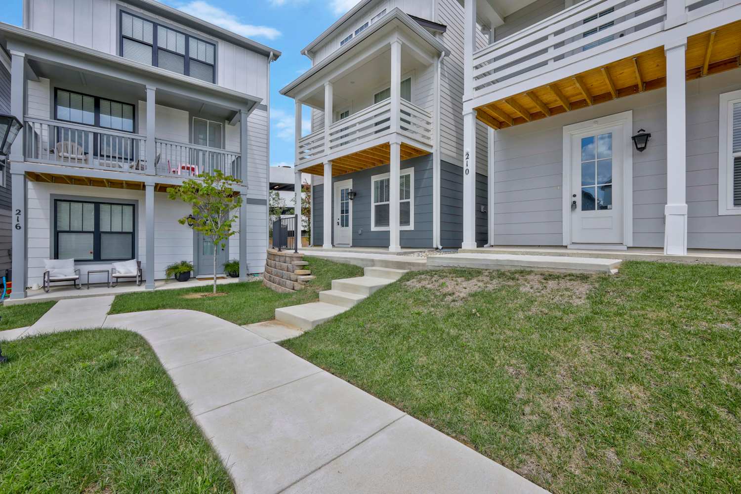 Front of 212 Founders Ln, Nashville, TN