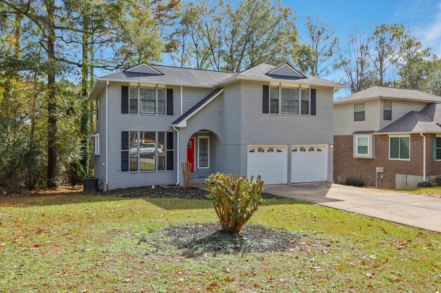 2120 Hunters Ridge Dr, Lawrenceville photo 2