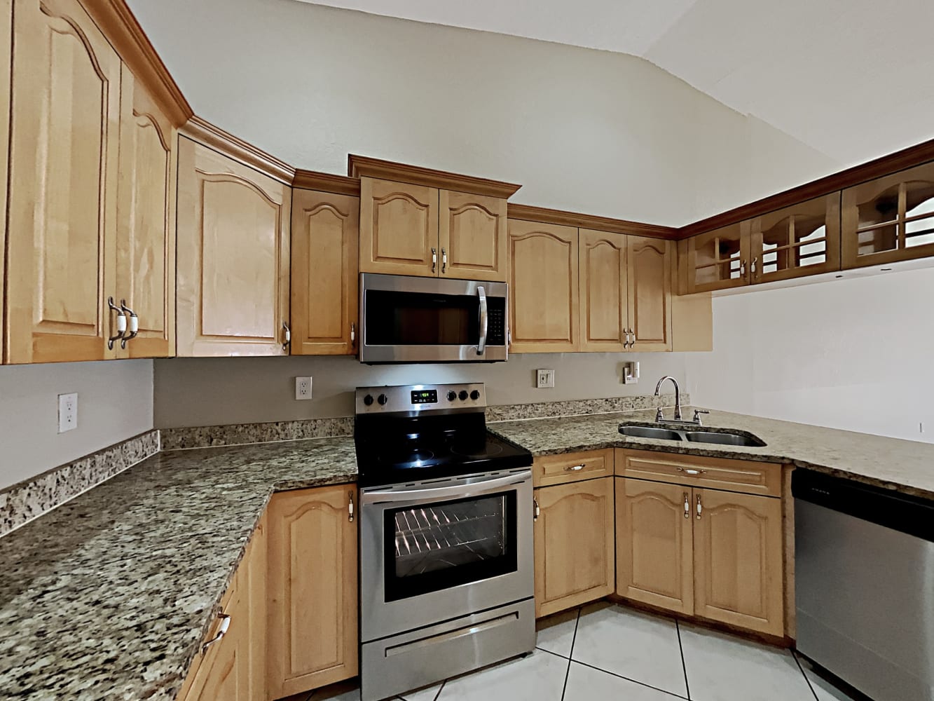 2124 W 54th St, Hialeah photo 8