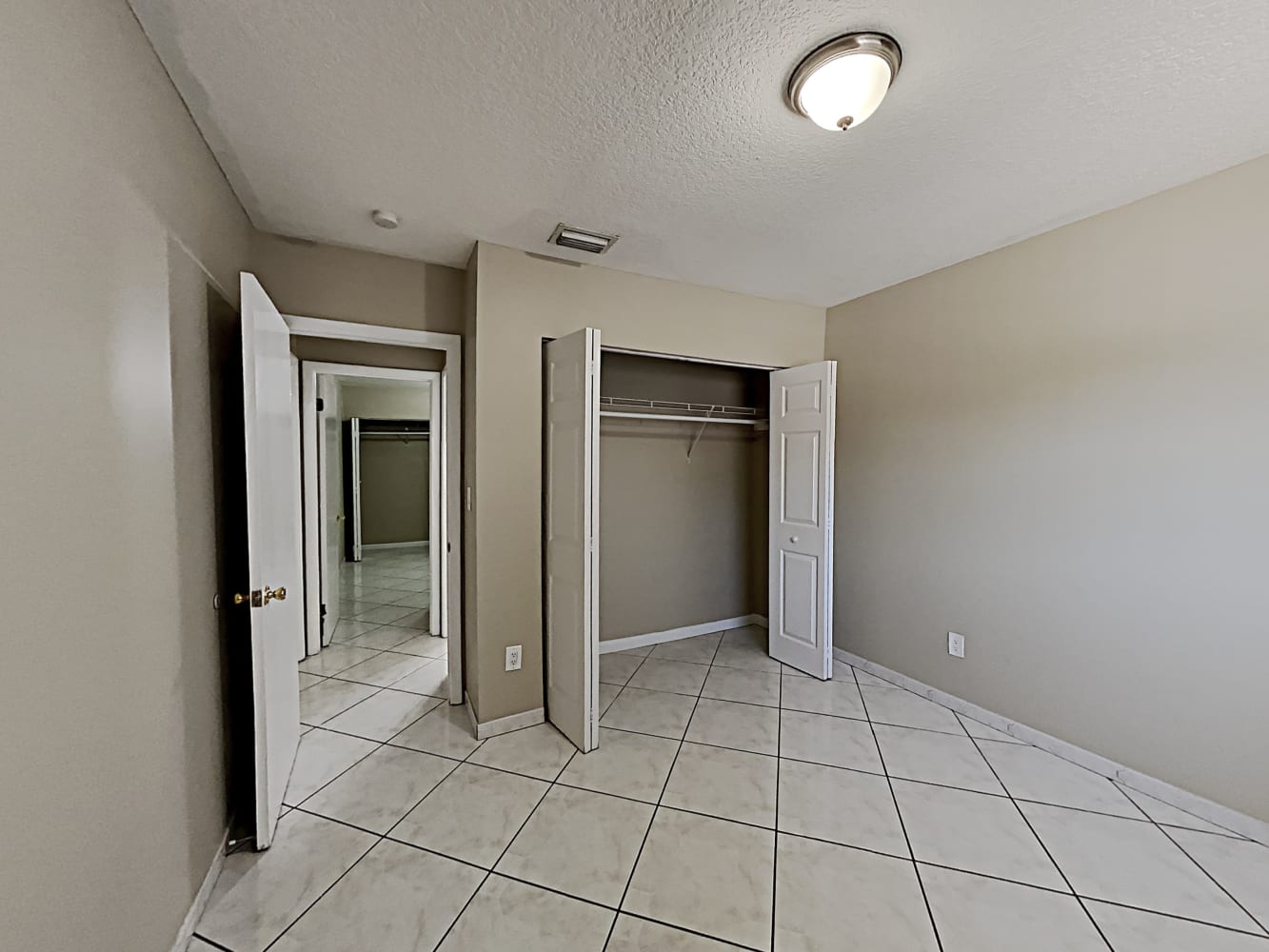 2124 W 54th St, Hialeah photo 11
