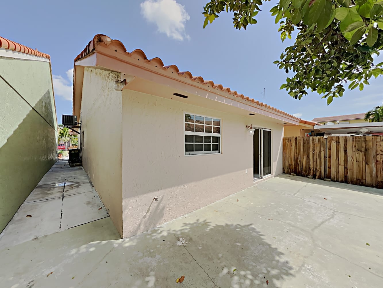 2124 W 54th St, Hialeah photo 19