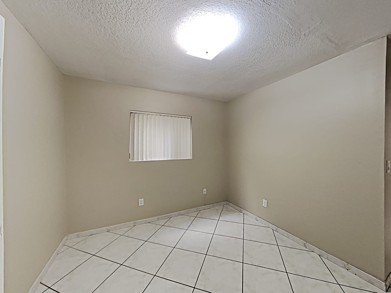 2124 W 54th St, Hialeah photo 13