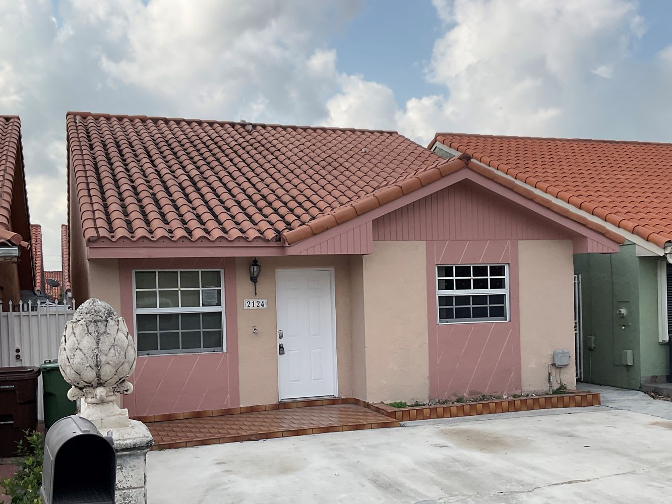 2124 W 54th St, Hialeah photo 1