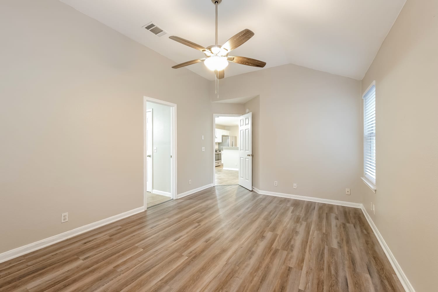 21414 Grand National Avenue, Pflugerville photo 8