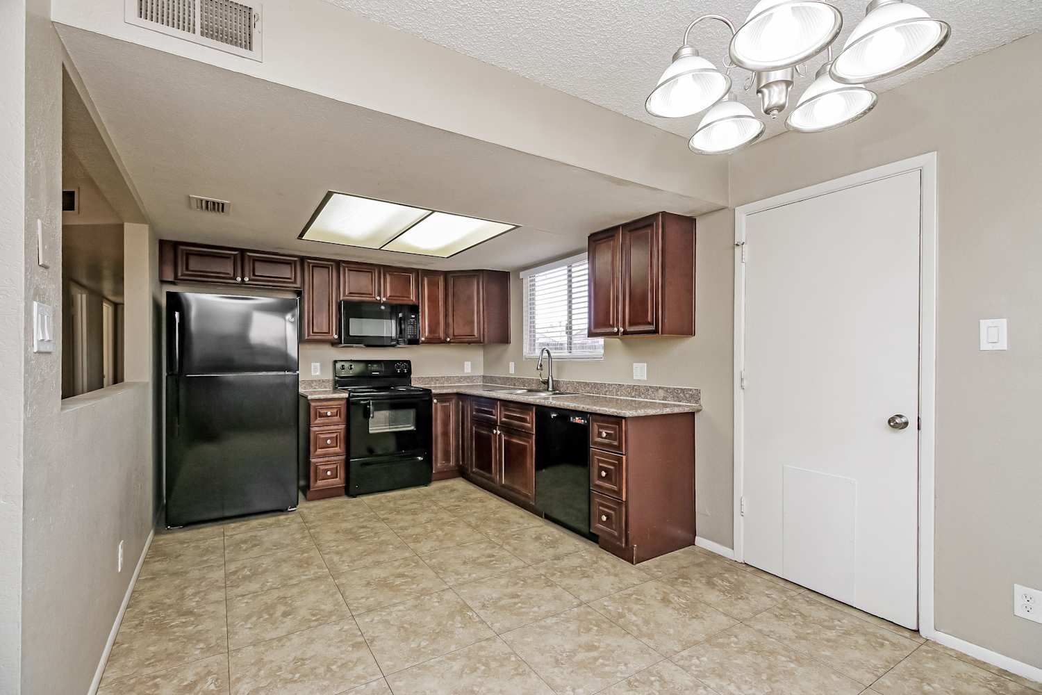 215 W 17th Ave, Apache Junction photo 7