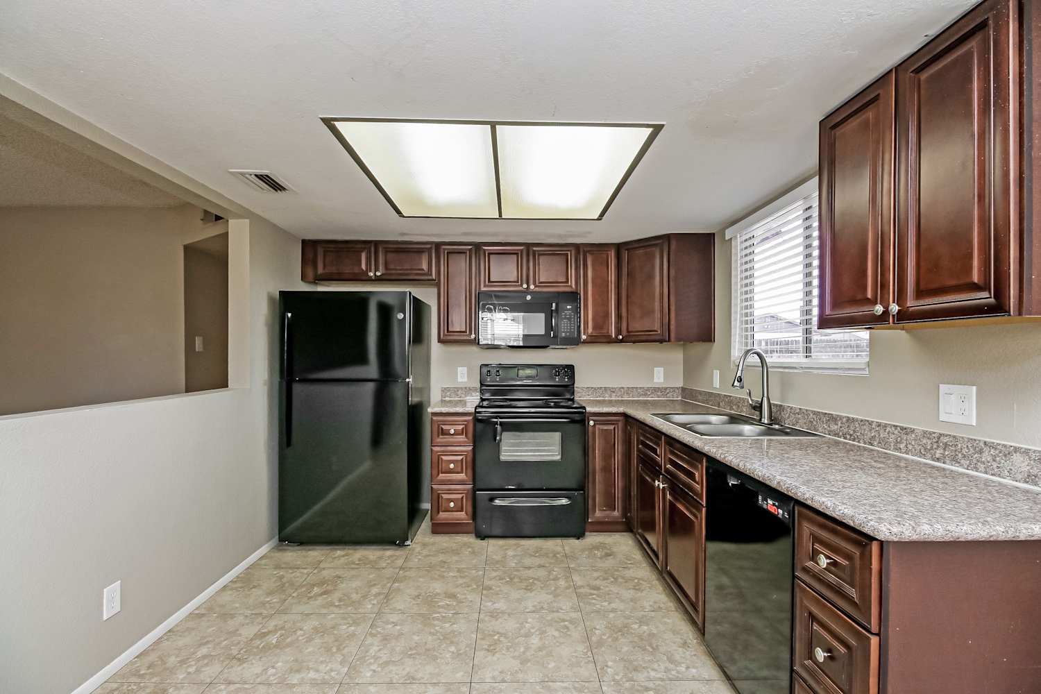 215 W 17th Ave, Apache Junction photo 8