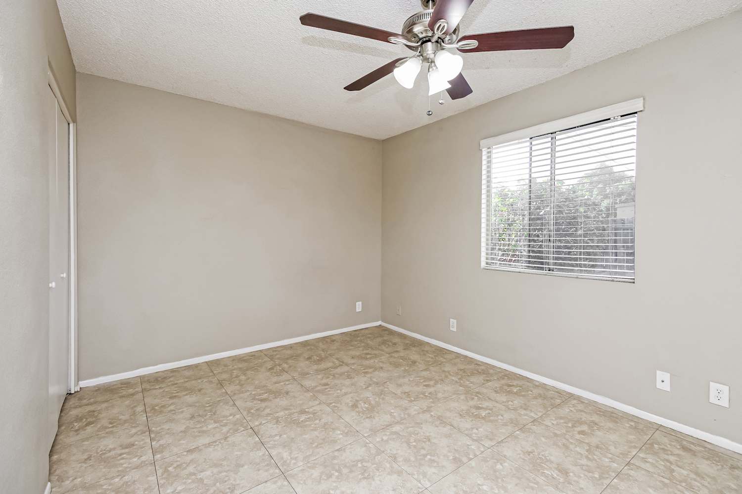 215 W 17th Ave, Apache Junction photo 9