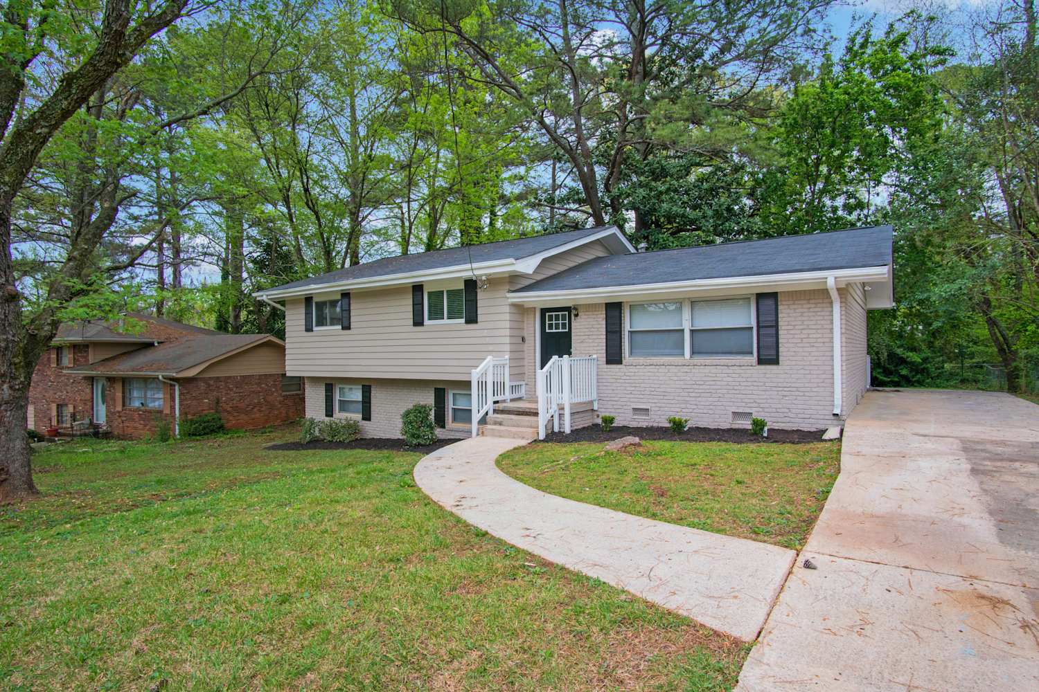 Front of 2164 Galway Ln, Decatur, GA