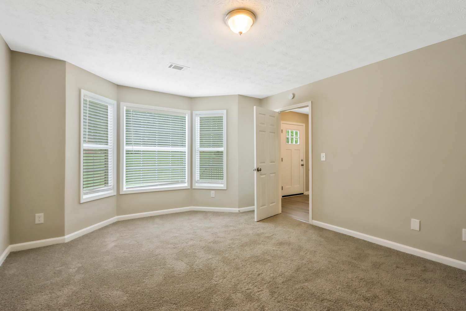 Front of 2170 Harmony Lakes Cir, Lithonia, GA