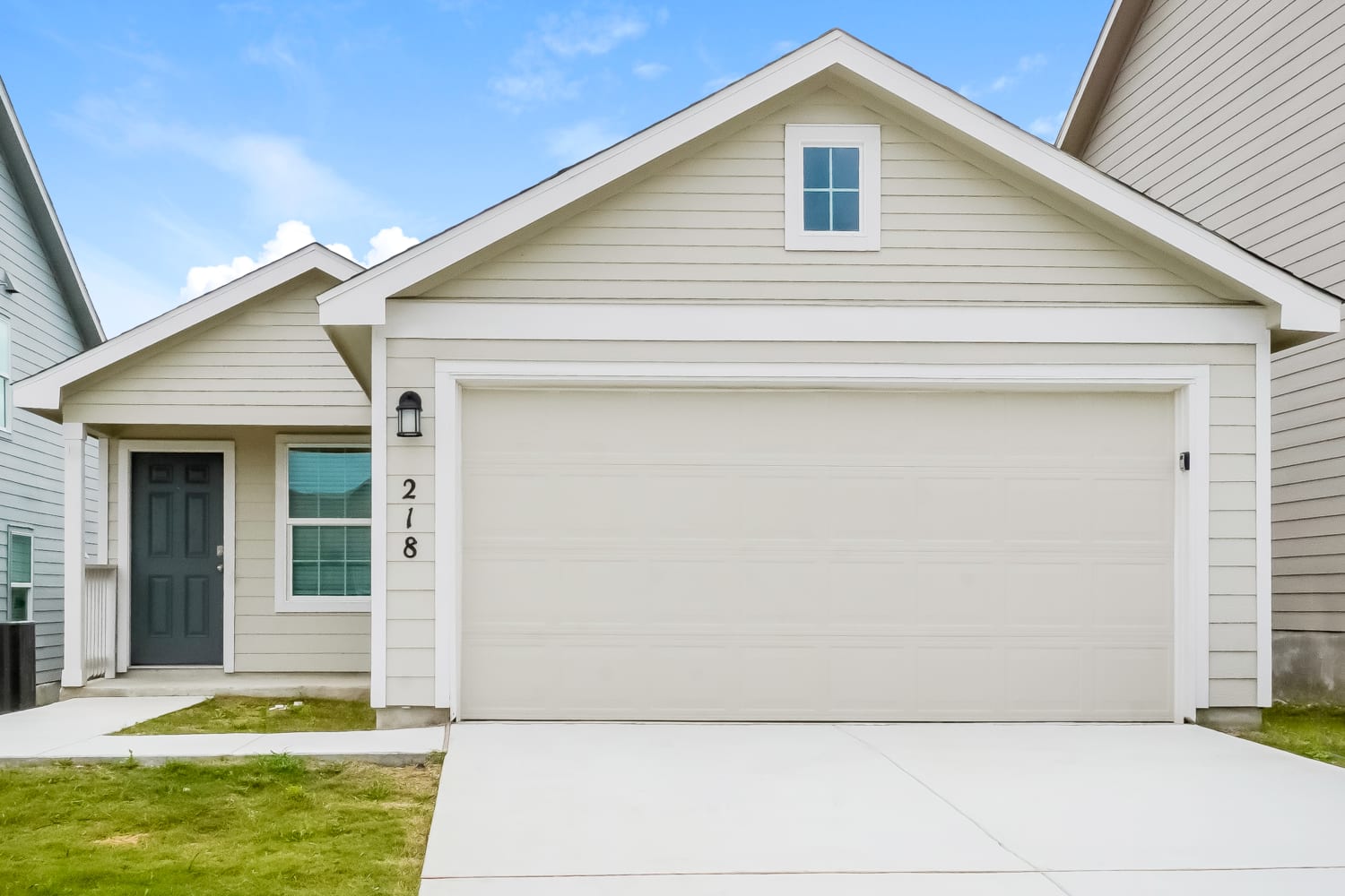Front of 218 Hollywood Dr, New Braunfels, TX