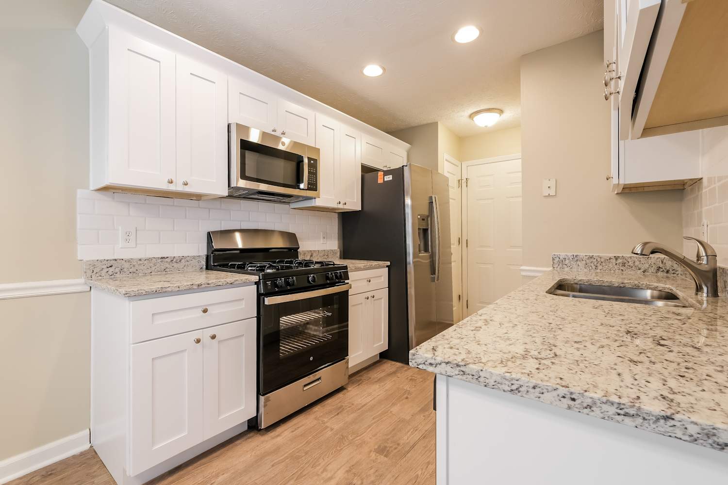 2195 Lexington Ln, Cumming photo 8