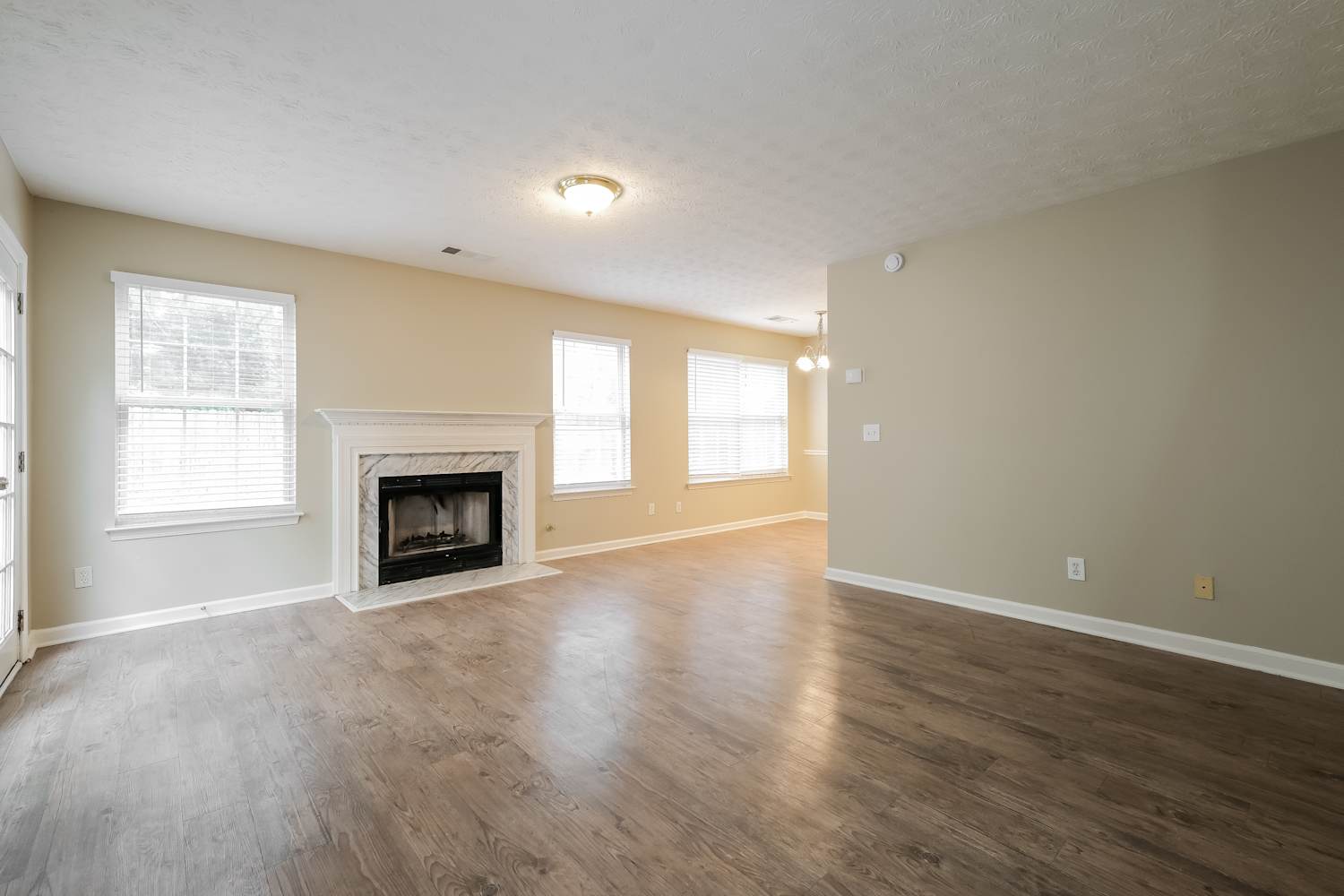 2195 Lexington Ln, Cumming photo 5