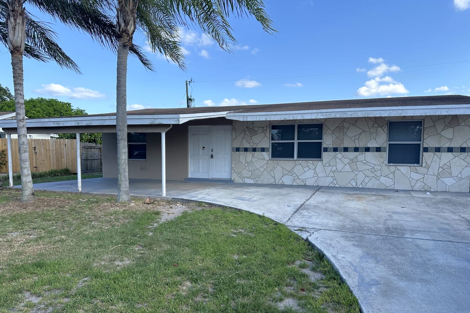 Front of 22 Andros Rd, Palm Springs, FL