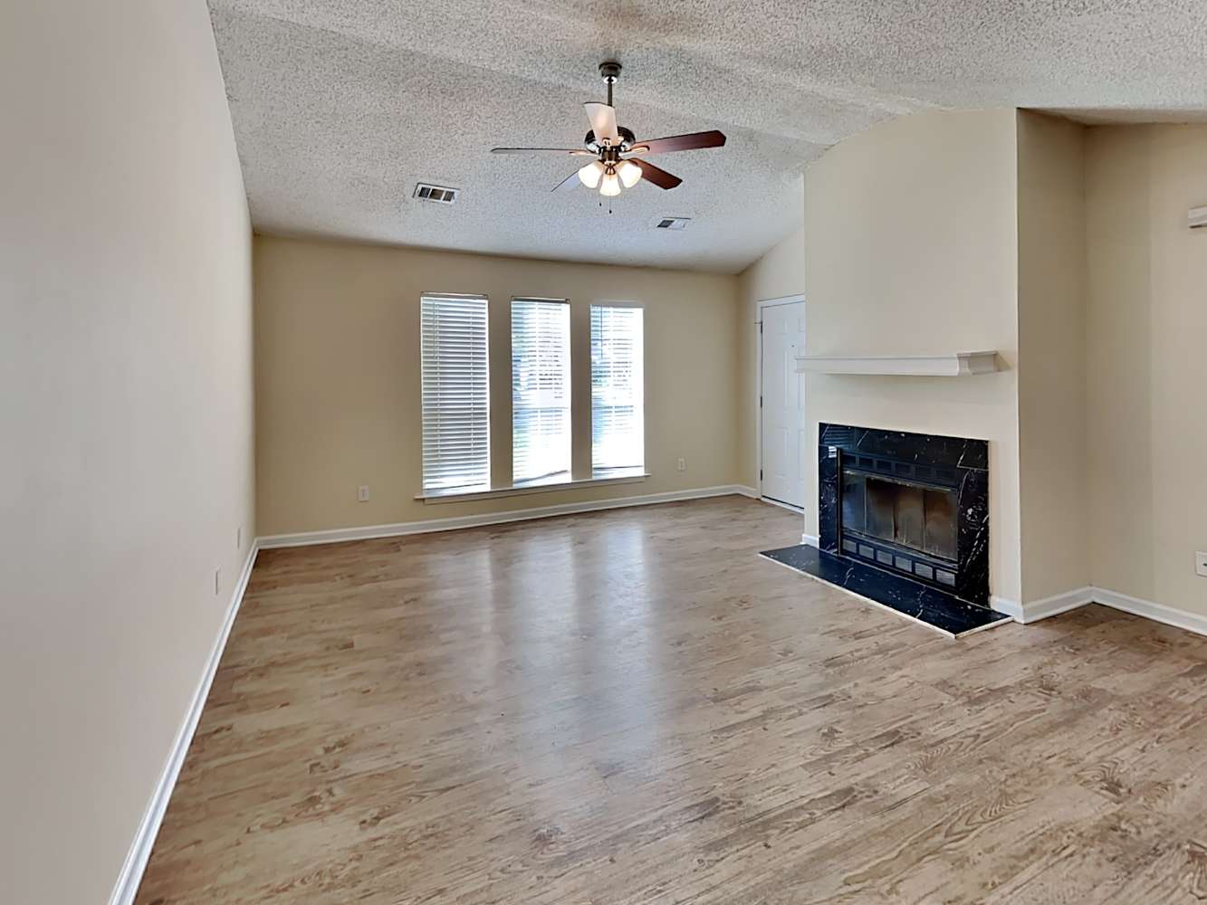 22 Ember Way, Cartersville photo 2