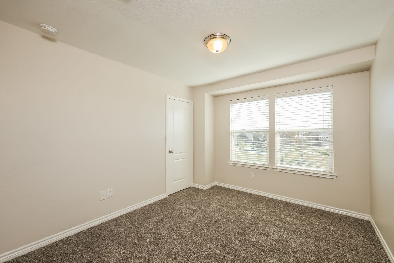 220 Colonial Blf, Universal City photo 8