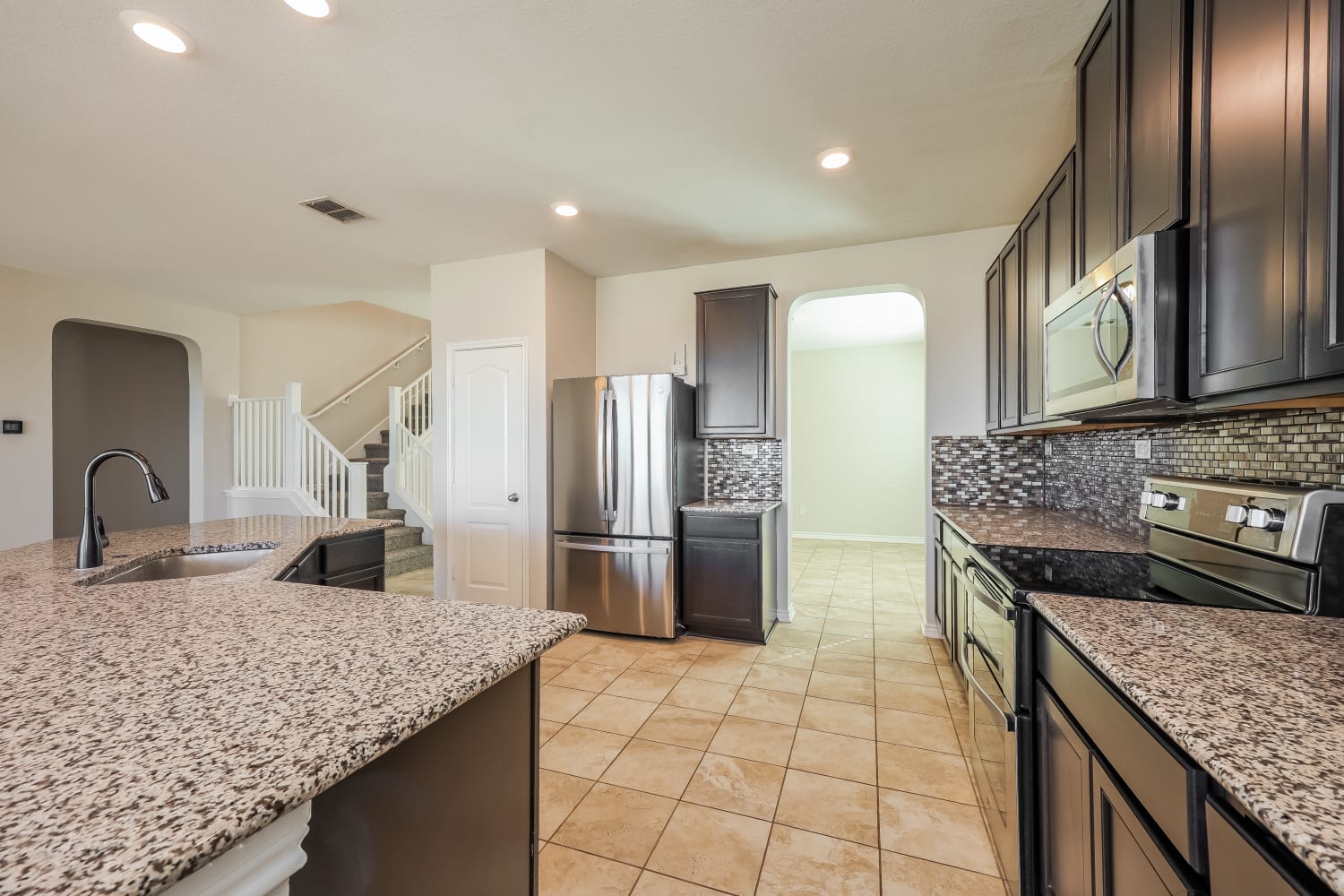 220 Colonial Blf, Universal City photo 6