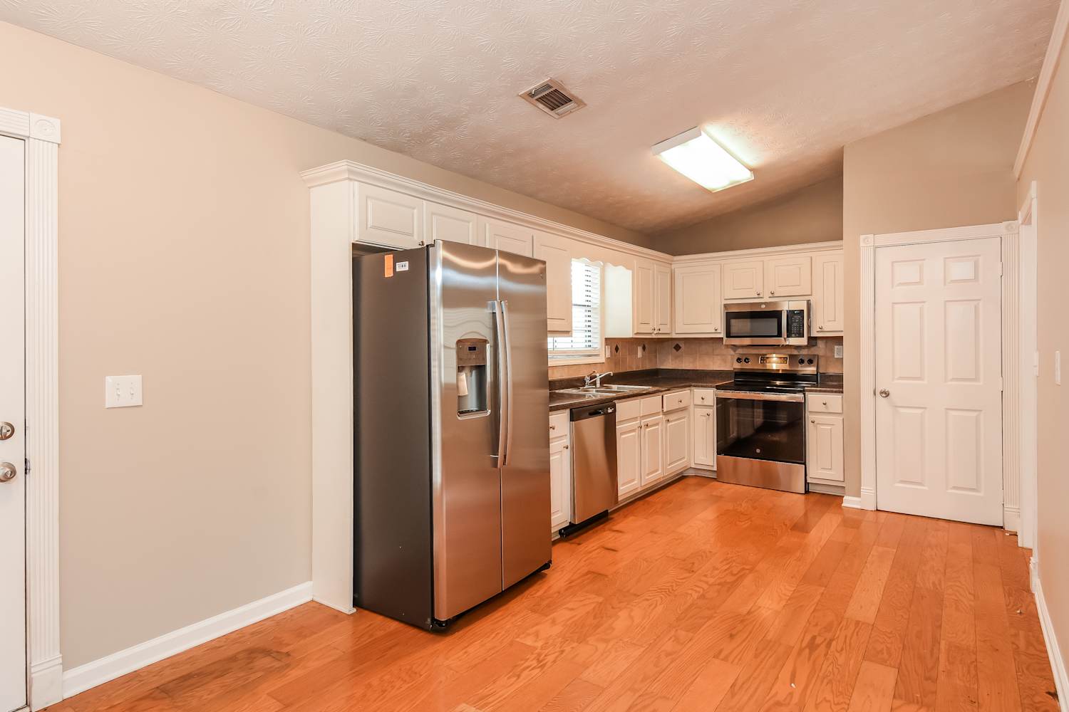 2204 Post Oak Dr, Duluth photo 8