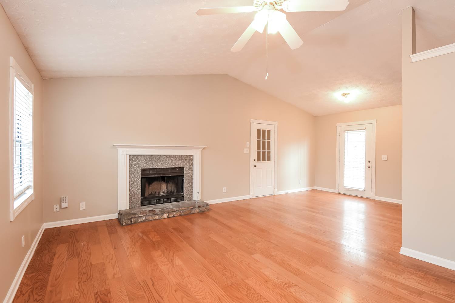 2204 Post Oak Dr, Duluth photo 6