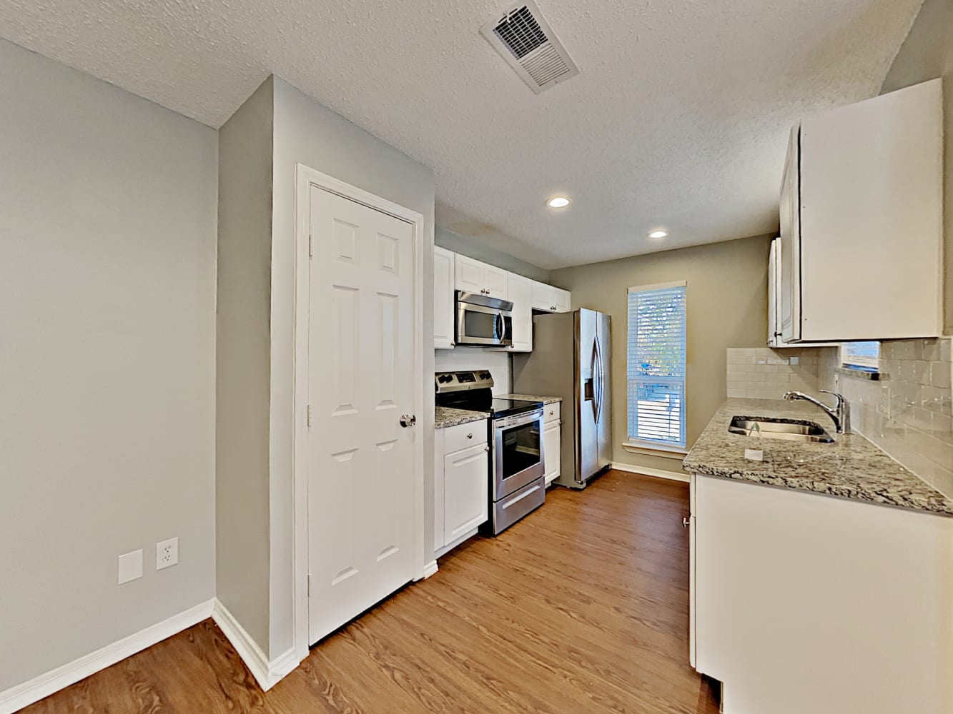 2206 Cedarcrest Dr, Carrollton photo 7